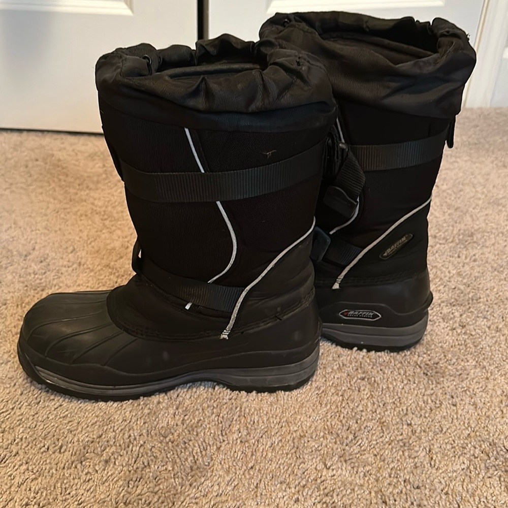 Women’s snow boots